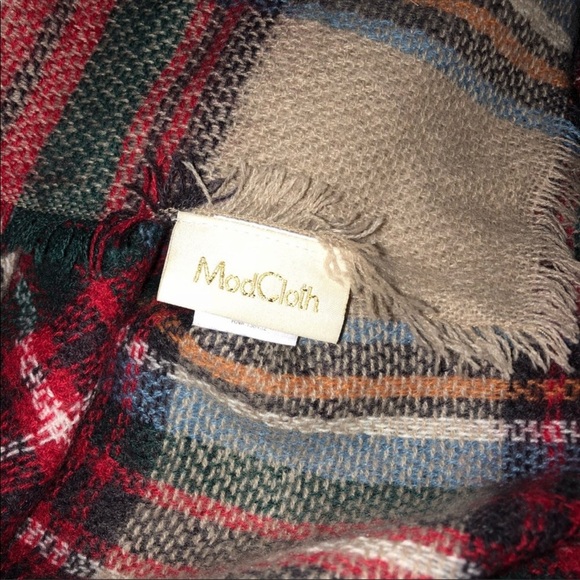 ModCloth bloggers favorite Loch & Key Tartan plaid large blanket scarf - Picture 6 of 8